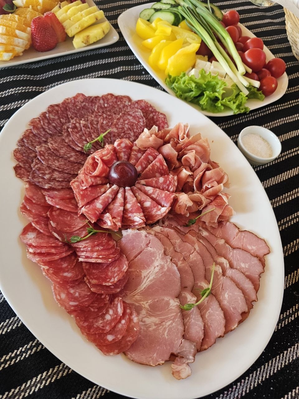 Platou mezeluri